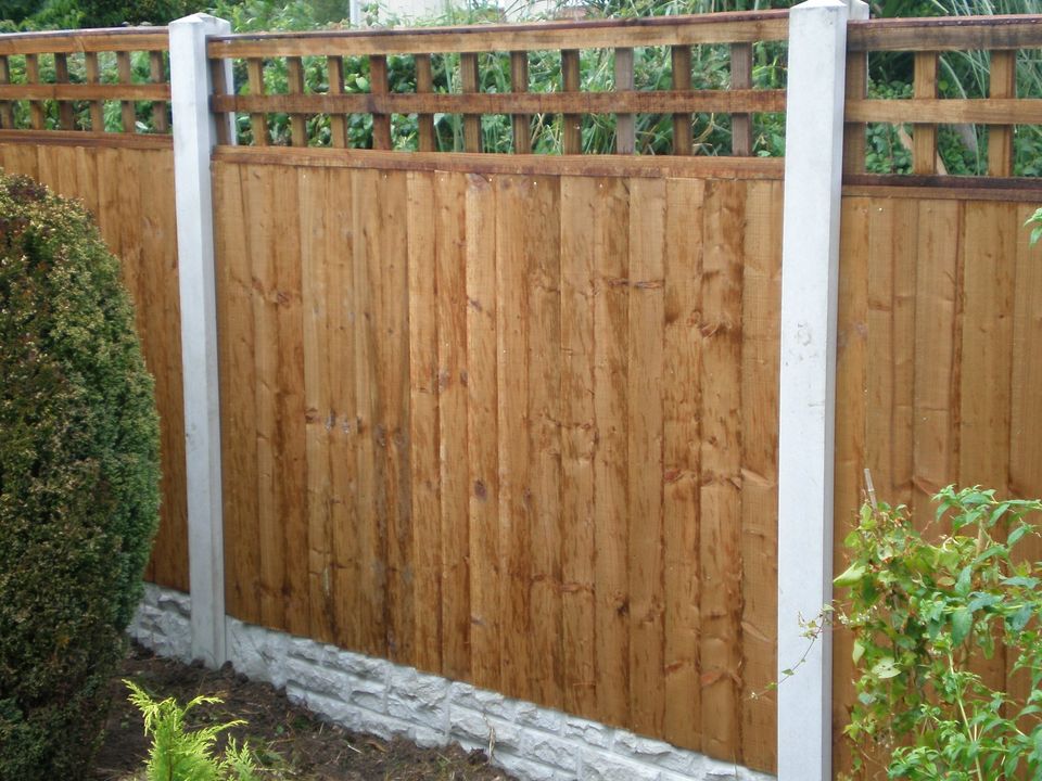 Featherboard with Trellis, Concrete Posts &Gravel Boards